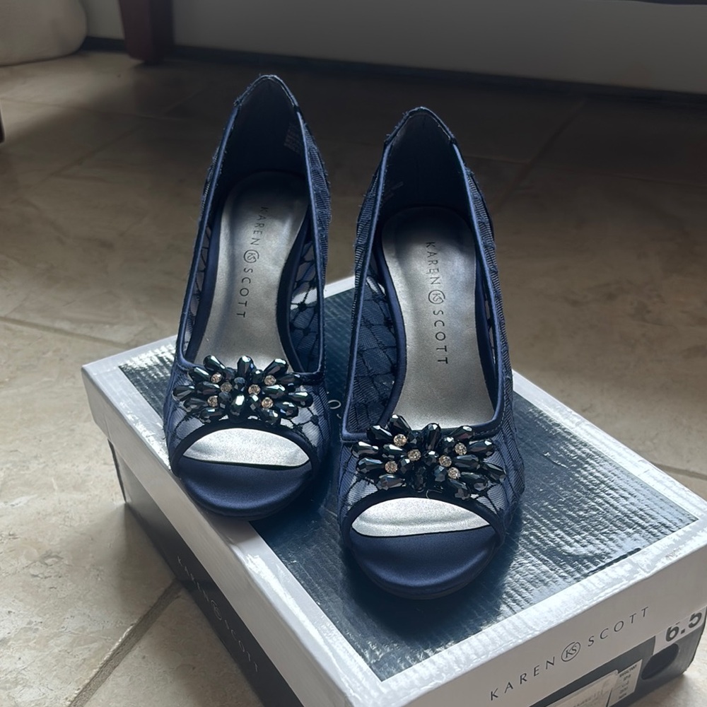 Karen Scott MARALYN Peep Toe Pumps Navy Blue Size 6.5
